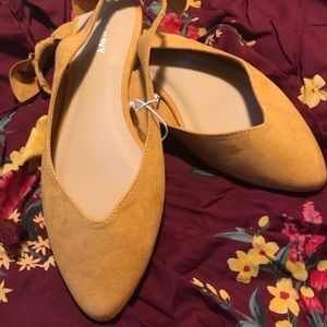 HOT mustard color pointed-toe slingback flats!